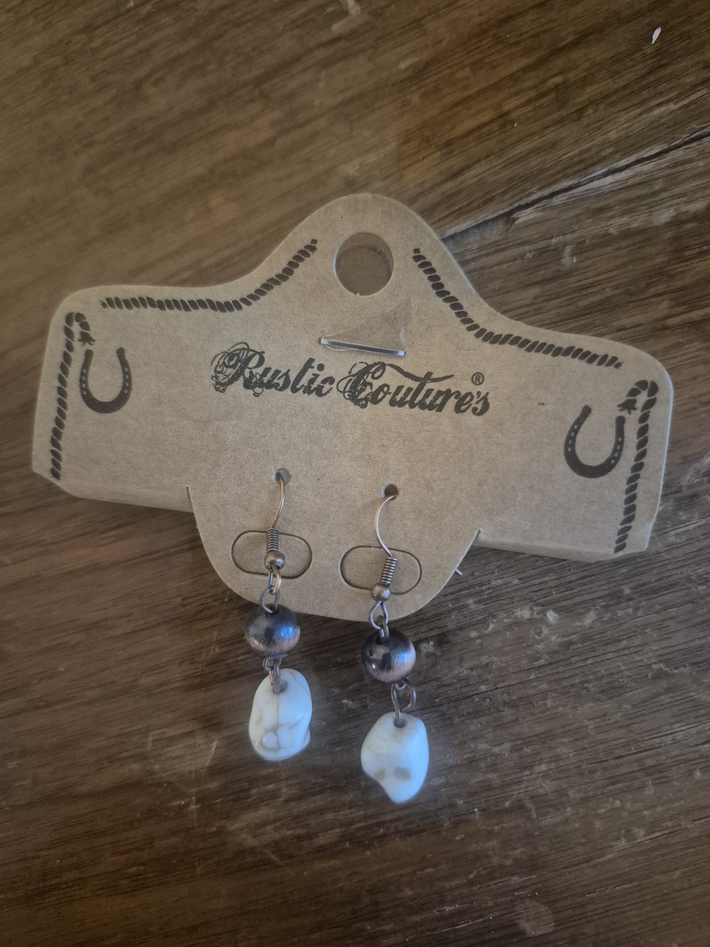 Montana West Rustic Couture's White and Brown Beaded Floral Pendant Necklace Set - Picture 3 of 4